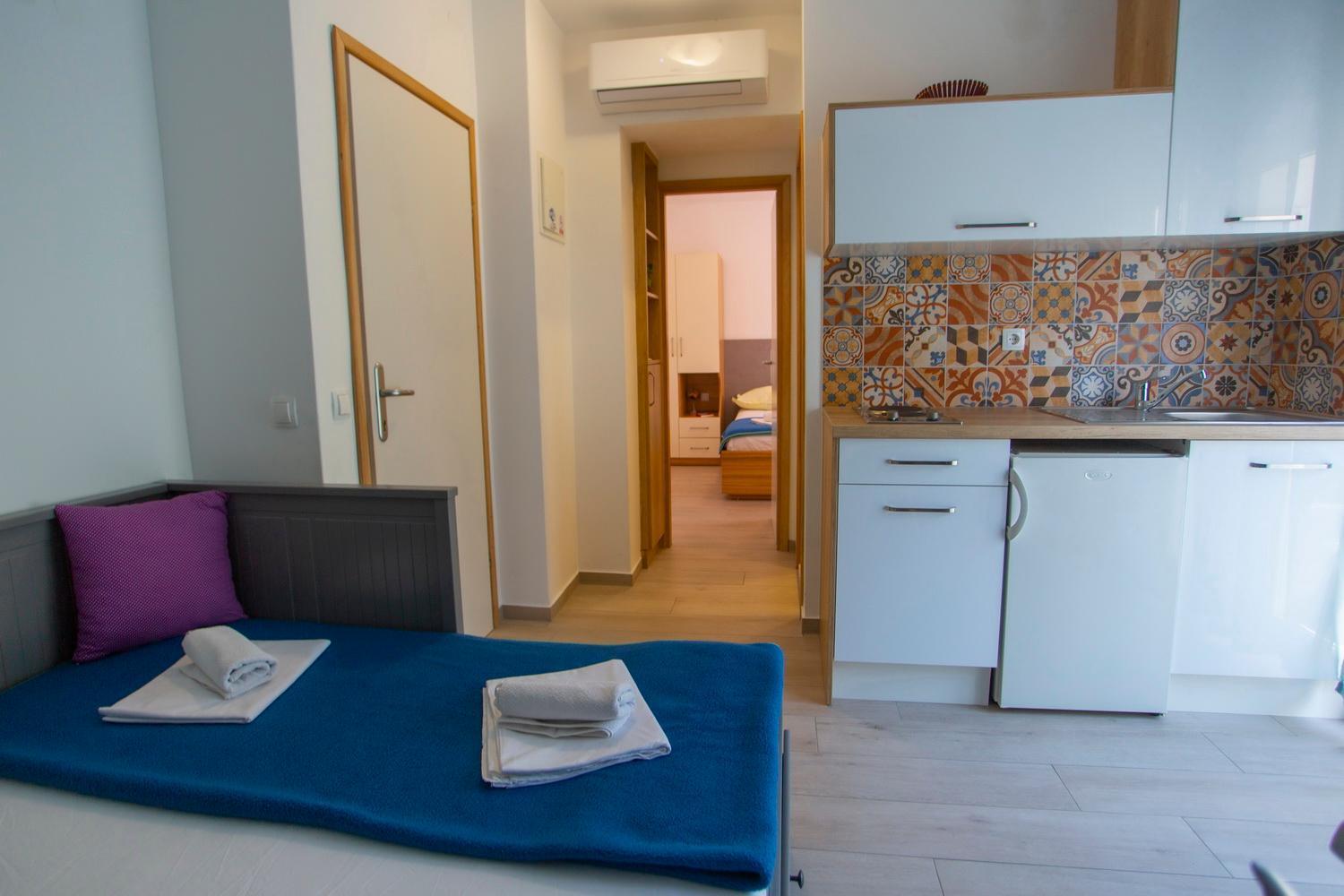 Apartments Loncar Tucepi Bagian luar foto