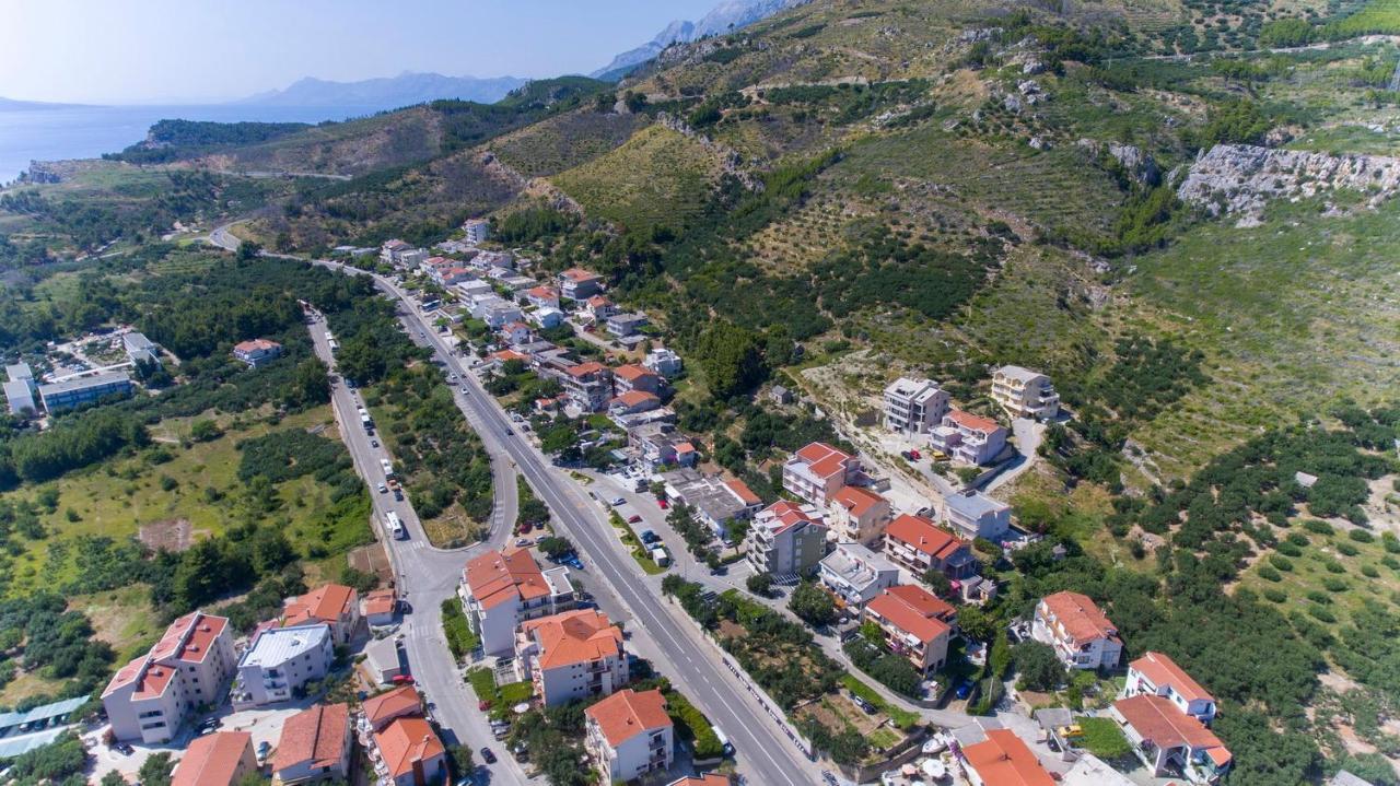 Apartments Loncar Tucepi Bagian luar foto