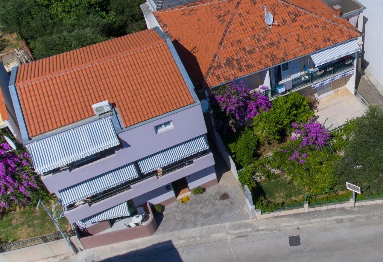 Apartments Loncar Tucepi Bagian luar foto